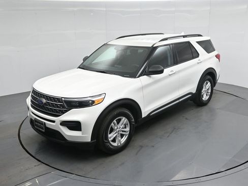 Certified 2022 Ford Explorer XLT image 38