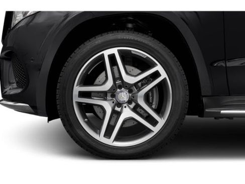 Used 2019 Mercedes-Benz GLS 550 4MATIC image 11