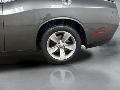 Used 2019 Dodge Challenger SXT RWD image 26
