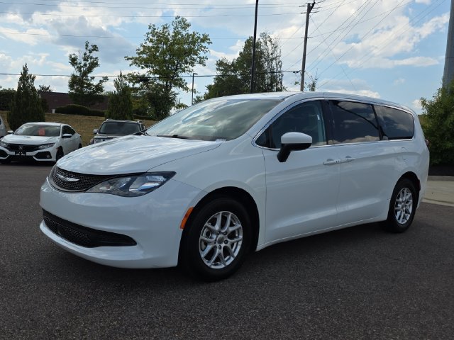Used 2023 Chrysler Voyager LX FWD image 7