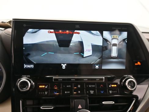 Used 2022 Toyota Highlander Limited image 22