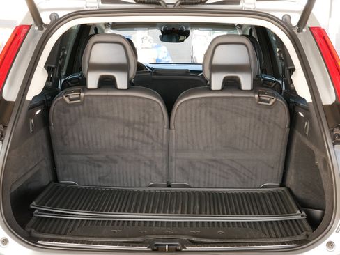 Used 2022 Volvo XC90 T6 Momentum w/ Protection Package image 27