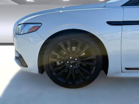 Used 2020 Lincoln Continental w/ Premium Package image 10