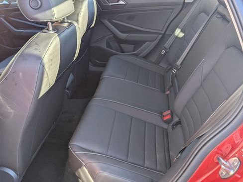 Used 2023 Volkswagen Jetta SE w/ Panoramic Sunroof Package image 18