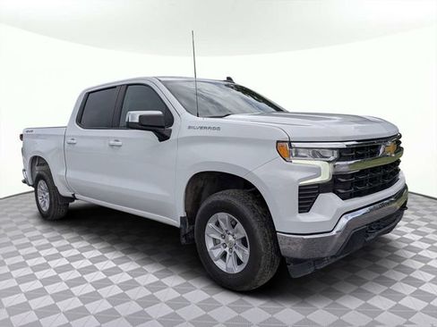 Used 2025 Chevrolet Silverado 1500 LT AWD/4WD image 2