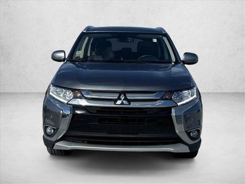 Used 2017 Mitsubishi Outlander SEL image 2