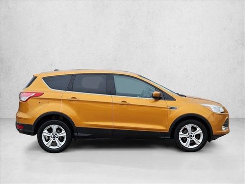 Used 2016 Ford Escape SE image 4