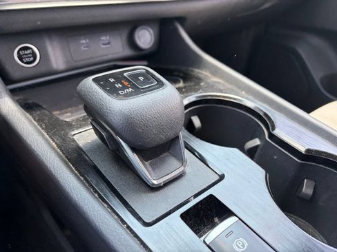 Used 2023 Nissan Rogue SV FWD image 8
