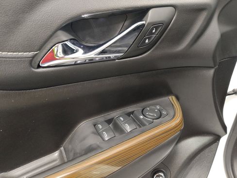 Used 2023 GMC Acadia SLE w/ Driver Convenience Package image 27