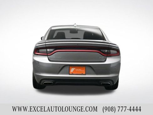 Used 2018 Dodge Charger R/T w/ Plus Group image 5