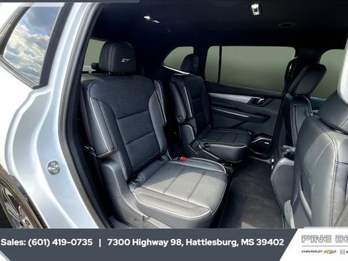 New 2025 Buick Enclave Sport Touring w/ Super Cruise Package image 8