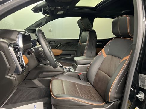 Used 2023 GMC Canyon AT4 w/ AT4 Premium Package image 29