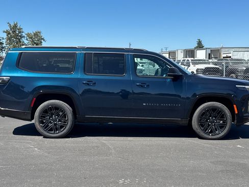 New 2026 Jeep Grand Wagoneer L Limited AWD/4WD image 2