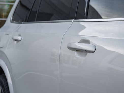 New 2026 Volvo XC90 T8 Plus image 15