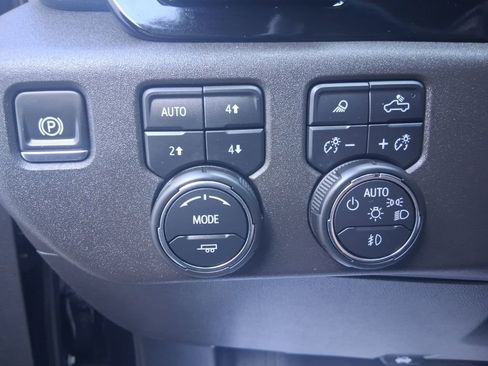 Used 2025 Chevrolet Silverado 1500 High Country w/ Technology Package image 23