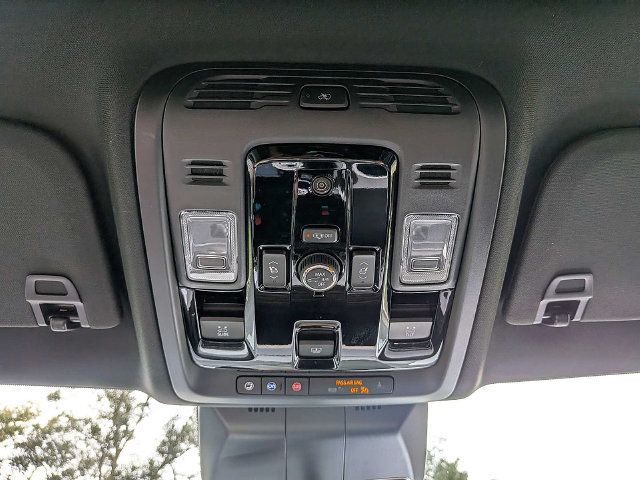 Certified 2025 Cadillac Escalade Premium Luxury AWD/4WD image 27