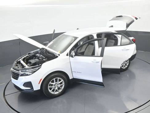 Used 2023 Chevrolet Equinox LS image 64