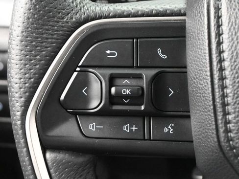 Used 2025 Toyota Tacoma TRD Sport AWD/4WD image 6