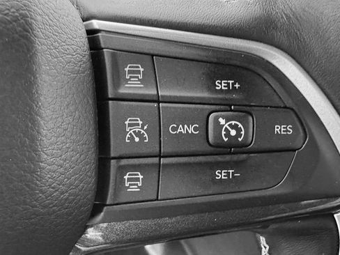 Used 2021 Jeep Grand Cherokee L Laredo AWD/4WD image 18