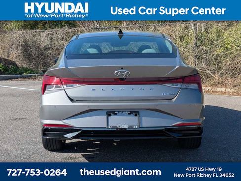 Used 2023 Hyundai Elantra Limited image 4