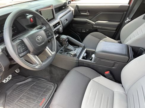 Used 2025 Toyota Tacoma TRD Sport AWD/4WD image 18