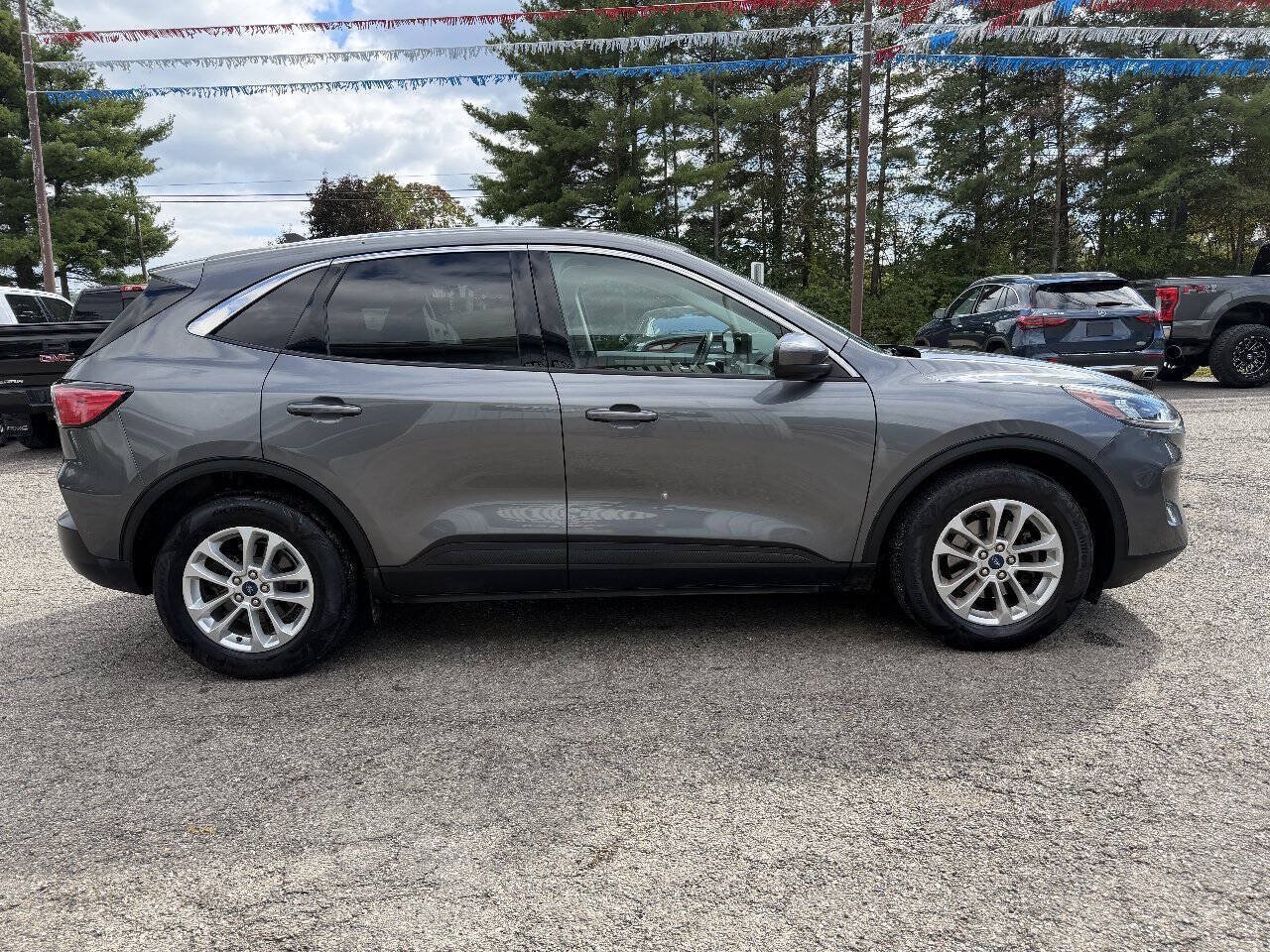 Used 2021 Ford Escape SE w/ Convenience Package FWD image 4