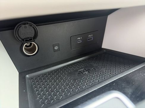 Used 2025 Nissan Pathfinder SL FWD image 26