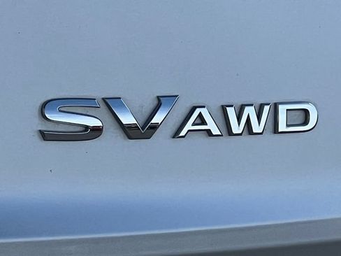 Used 2023 Nissan Rogue SV AWD/4WD image 2