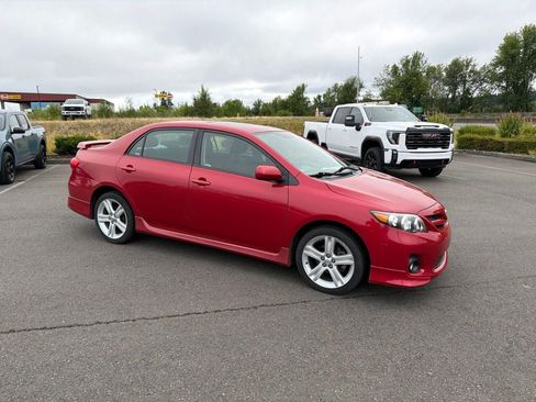 Used 2013 Toyota Corolla S w/ Premium Pkg FWD image 2