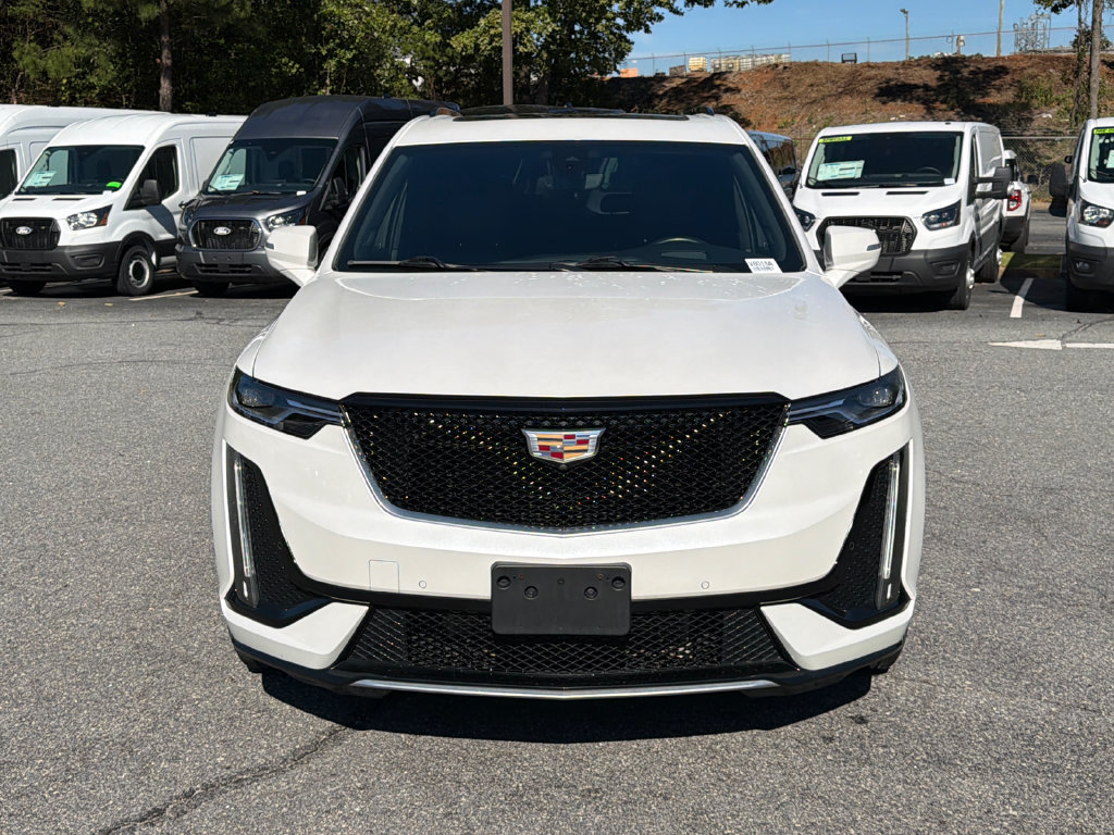 Used 2022 Cadillac XT6 Sport w/ Technology Package AWD/4WD image 2