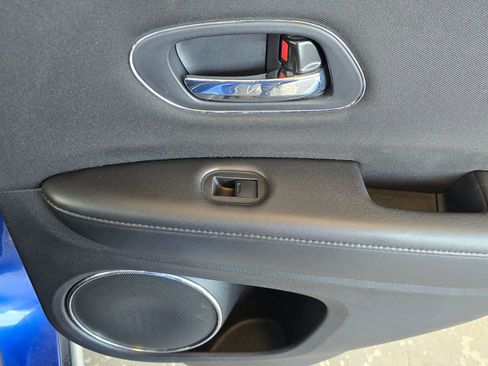 Used 2018 Honda HR-V EX image 39