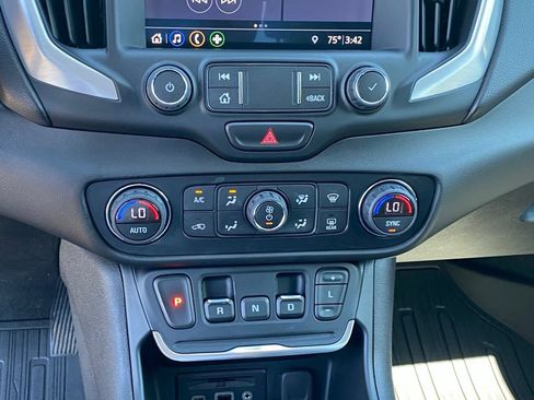 Used 2019 GMC Terrain SLT w/ Preferred Package FWD image 17