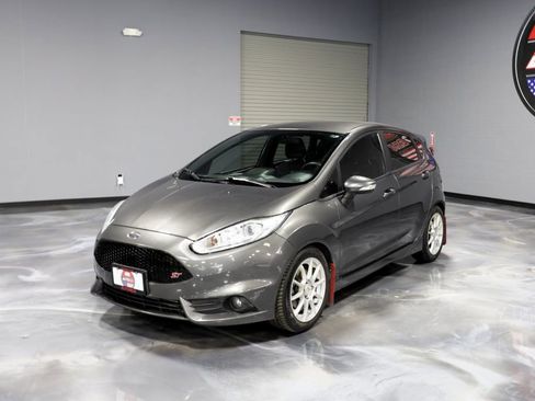 Used 2016 Ford Fiesta ST image 3