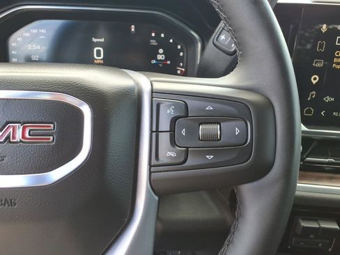 Used 2025 GMC Sierra 1500 SLT RWD image 12
