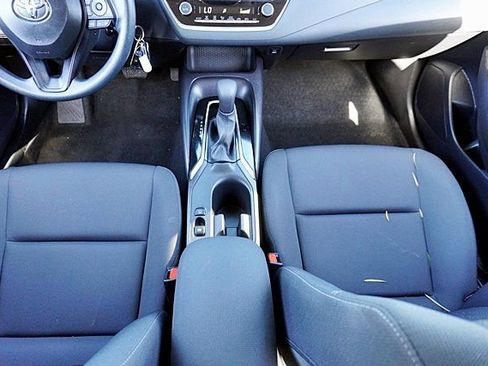 Used 2025 Toyota Corolla LE image 18