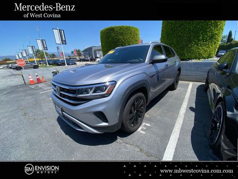 Used 2022 Volkswagen Atlas Cross Sport SE FWD image 1