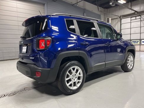 Used 2021 Jeep Renegade Latitude w/ Convenience Group AWD/4WD image 7
