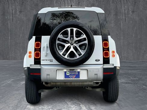 Used 2022 Land Rover Defender 110 SE image 5
