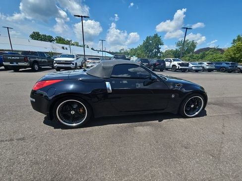 Used 2006 Nissan 350Z Grand Touring RWD image 10