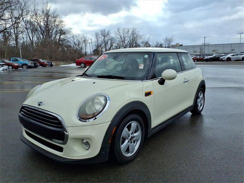 Used 2016 MINI Cooper 2-Door Hardtop image 3