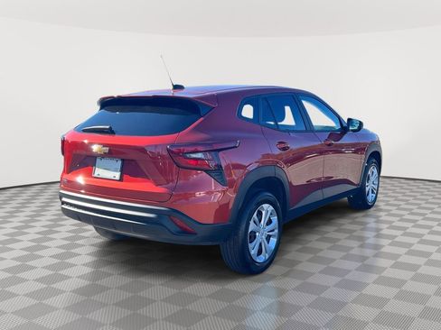 Used 2024 Chevrolet Trax LS image 5