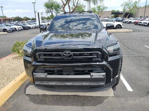 Used 2025 Toyota 4Runner SR5 AWD/4WD image 6