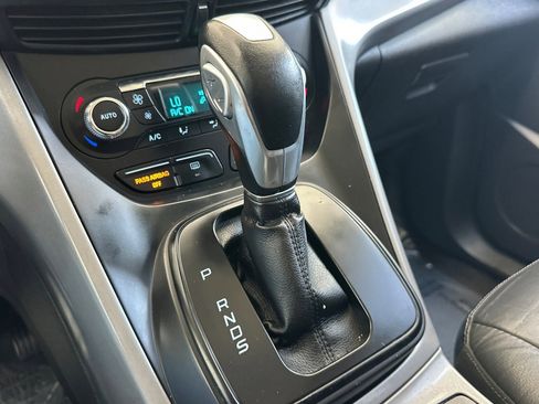 Used 2015 Ford Escape SE w/ Equipment Group 201A FWD image 19