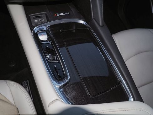 Certified 2023 Buick Enclave Essence image 18