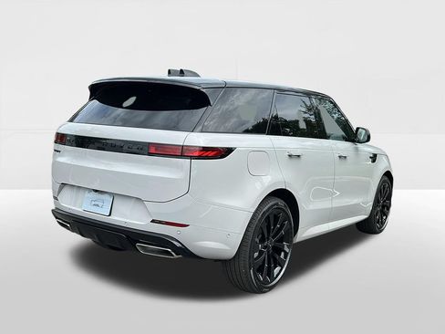 New 2027 Land Rover Range Rover Sport Dynamic SE AWD/4WD image 4