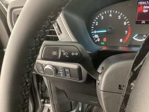 Used 2022 Ford Escape SE w/ SE Sport Appearance Package image 21