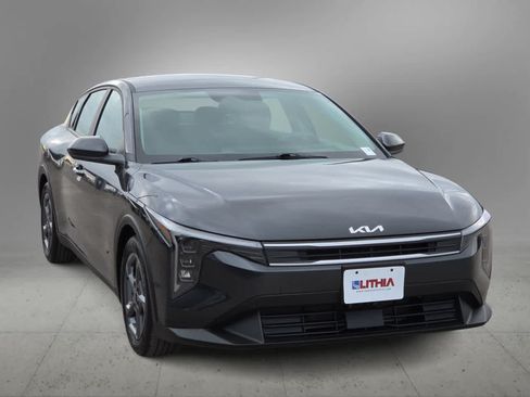 Used 2025 Kia K4 FWD image 3