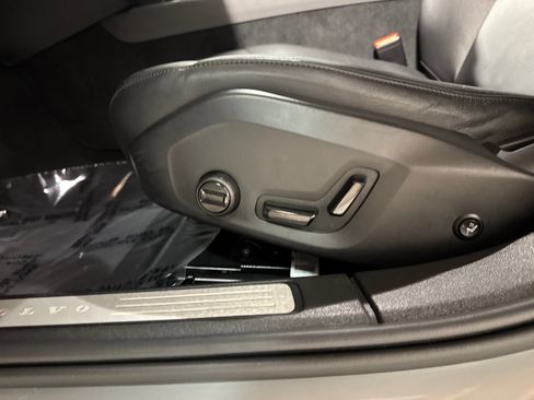 Used 2024 Volvo S60 B5 Core FWD image 18
