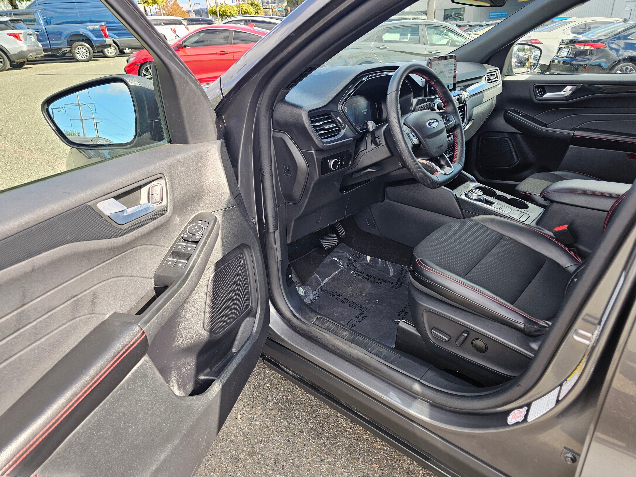 Used 2025 Ford Escape ST-Line AWD/4WD image 21