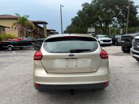 Used 2018 Ford Focus SE FWD image 6